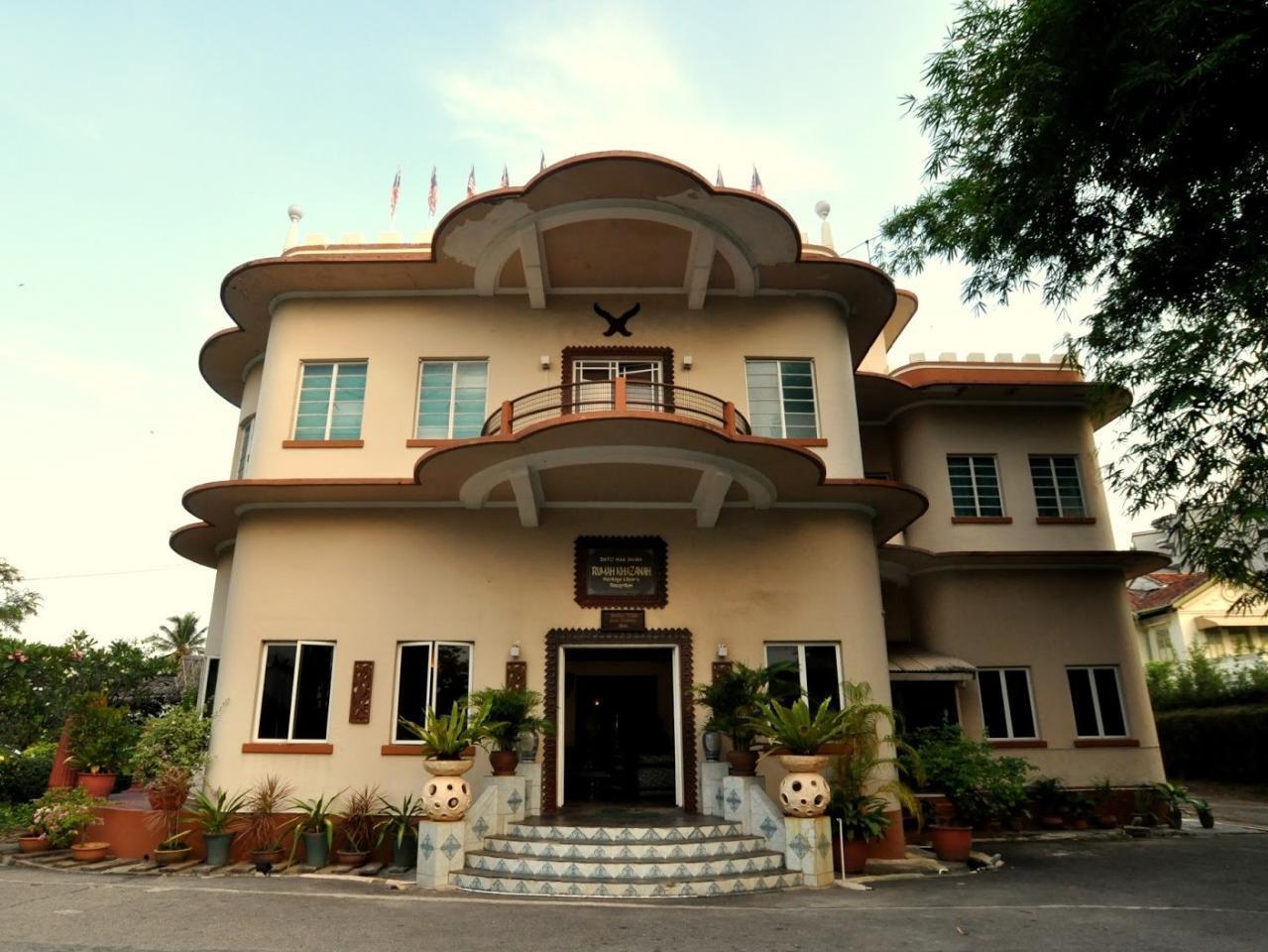 Shah'S Beach Resort Melaka Exterior photo